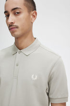 Load image into Gallery viewer, Fred Perry  - M6000 - Shirt in Limestone / Ecru