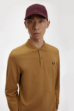 Load image into Gallery viewer, Fred Perry - M6006 Long Sleeve in Dark Caramel